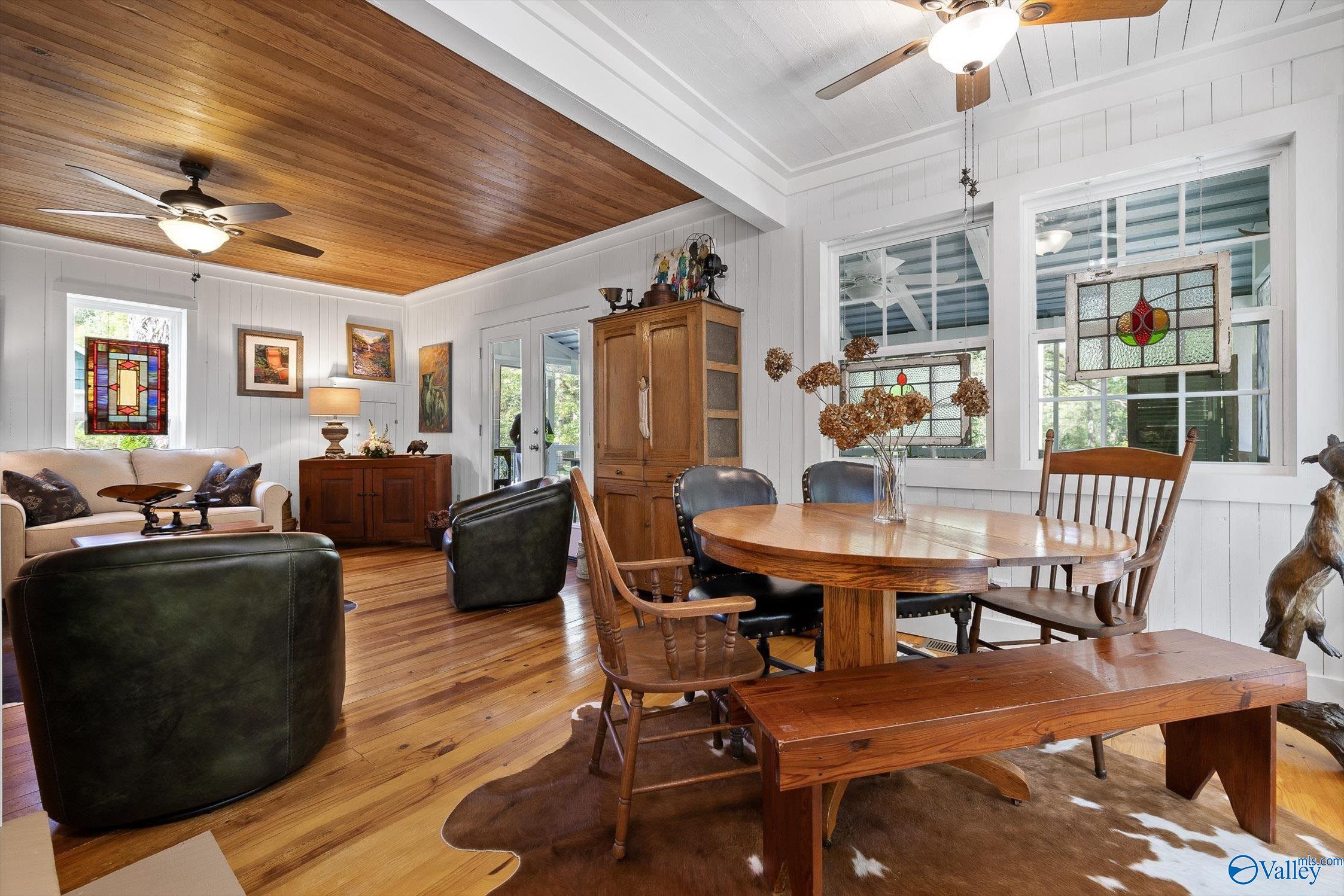 Irreplaceable Mentone charm meets thoughtful updates. Built in 1935, t – image 10
