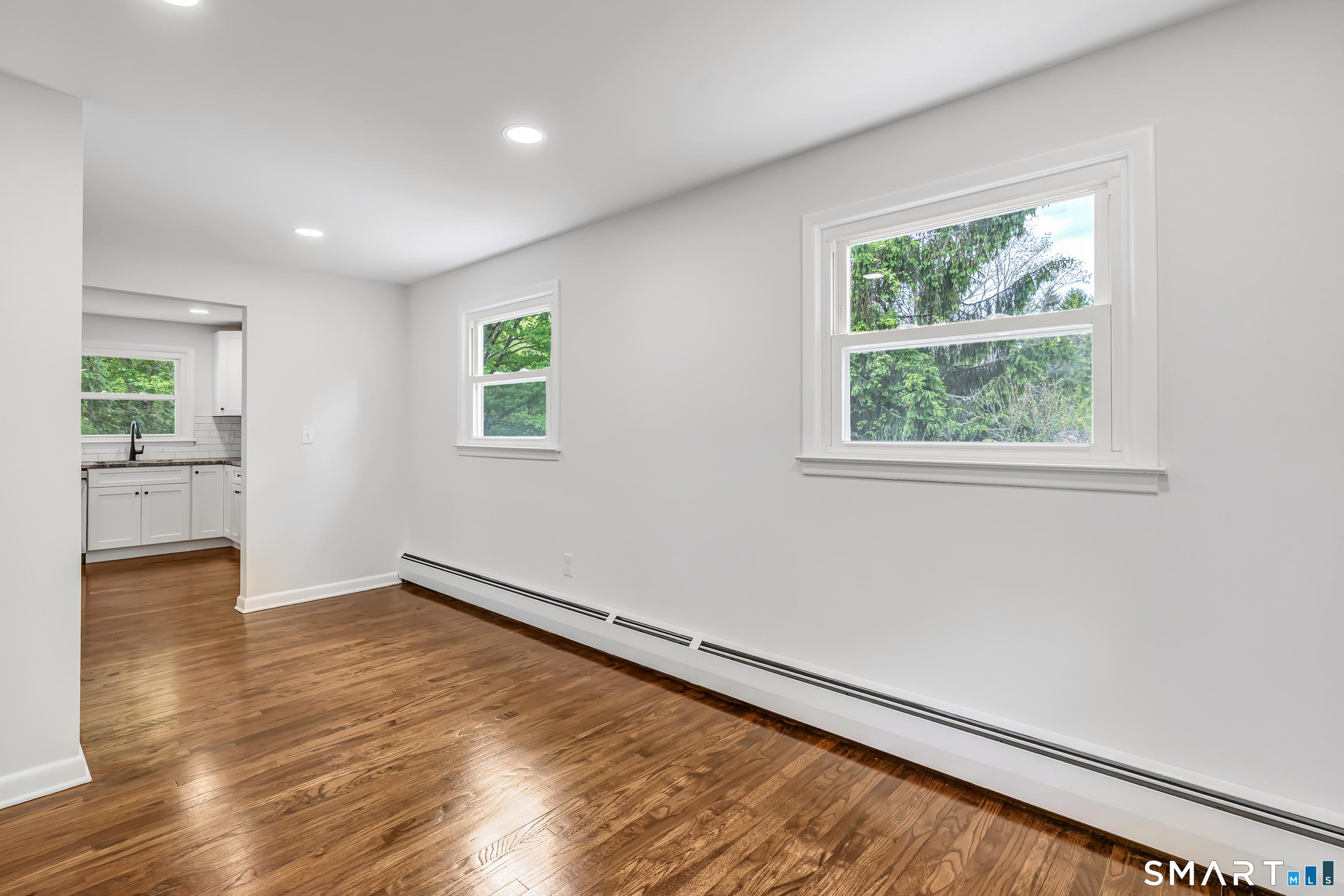 Welcome to 7 Longview Road, located in the desirable Sandy Hook sectio – image 16