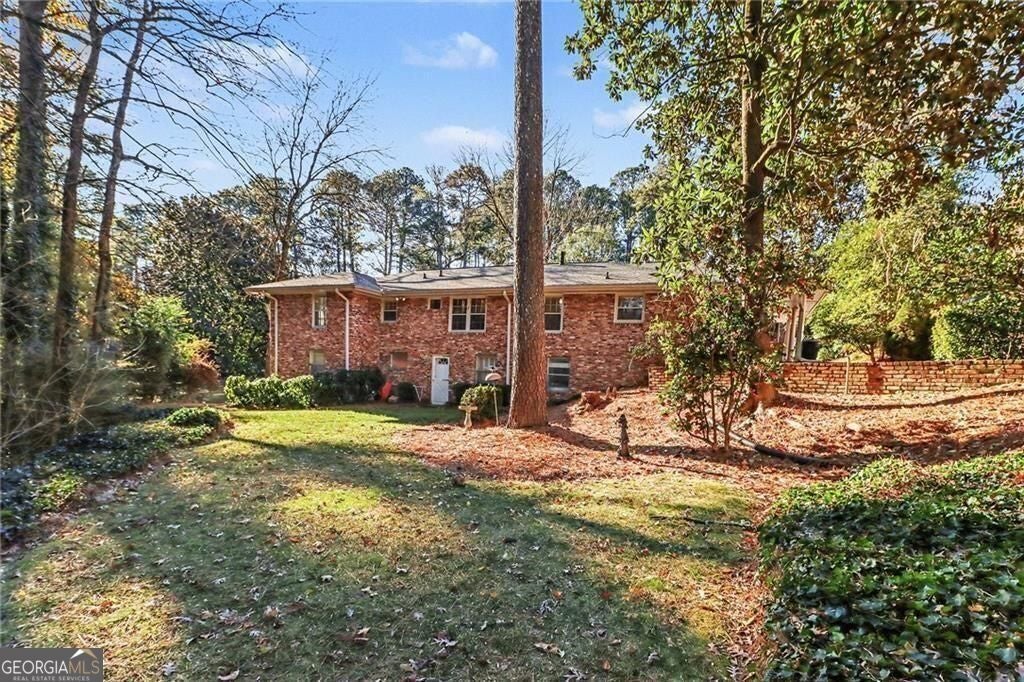 Classic four bedroom ranch in the Lakeside High School district. Step – image 34