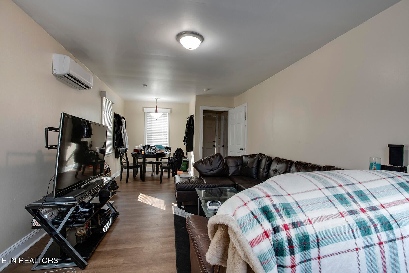 Are you looking for an adorable home with character, comfort, and styl – image 52
