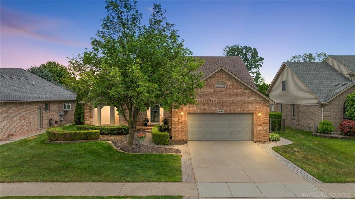 Rare find! Beautiful 4 Bedrom Split Level home with inground pool loca – image 1