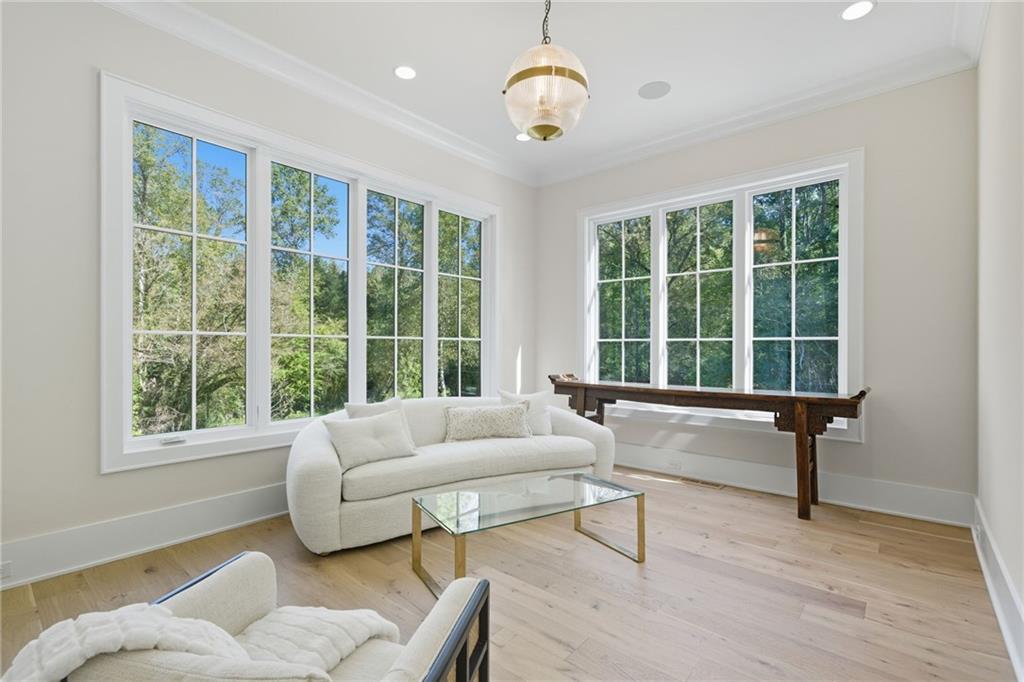 Beautiful Custom Home on gorgeous estate lot in exclusive Milton. This – image 28