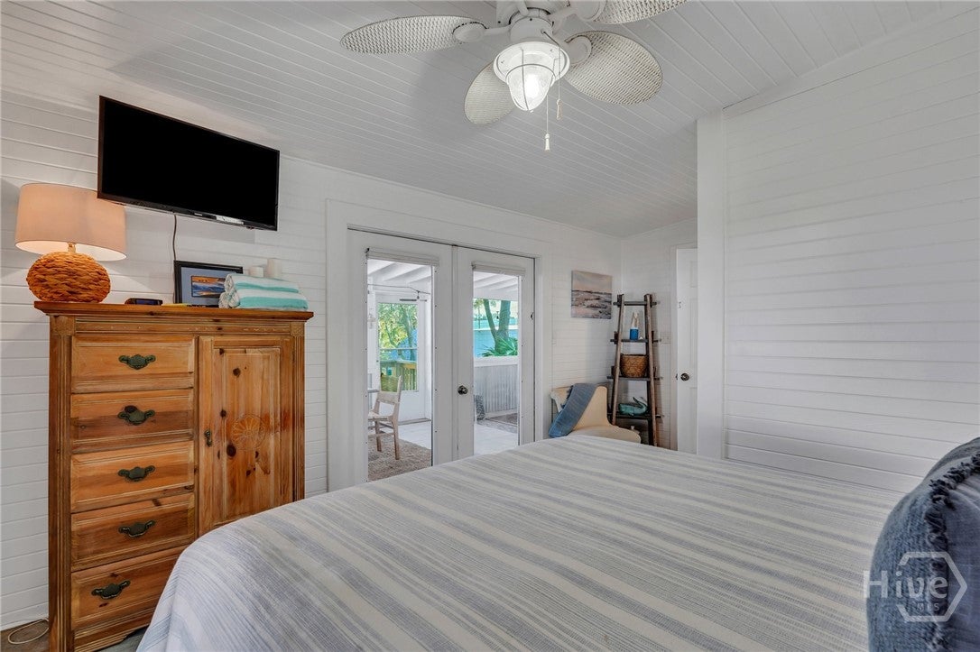 Charming raised, restored cottage in the heart of Tybee -a perfect ble – image 28