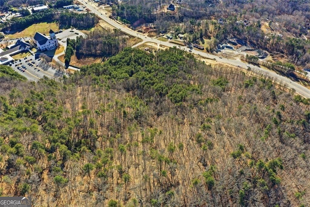 A mountain retreat in the heart of Forsyth. This extraordinary 6+ acre – image 15