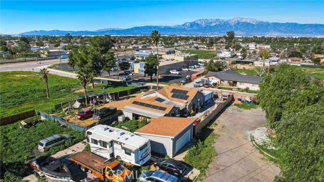 Exceptional mixed-use / commercial opportunity on an expansive approxi – image 10