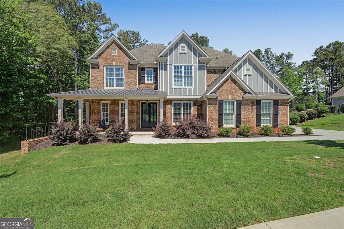 GOLF COURSE LIVING ANYONE??!! Experience luxury golf course living at – image 2