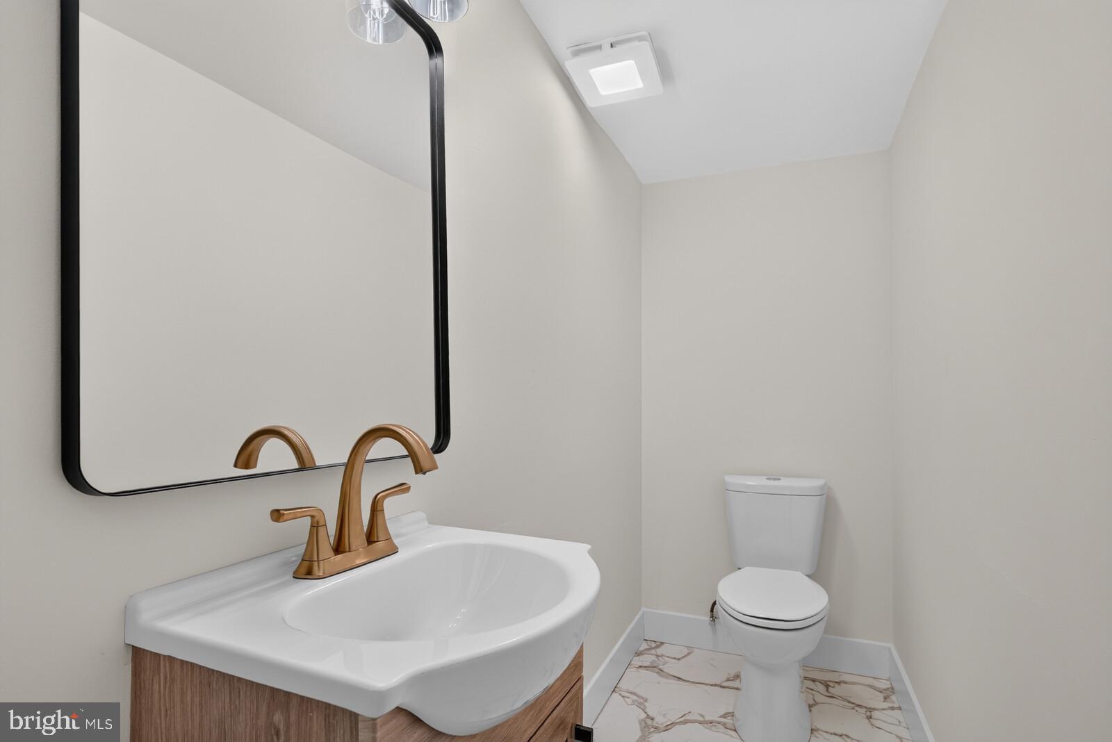 Beautifully Renovated Single-Family Home in Sought-After Kettering – 5 – image 32