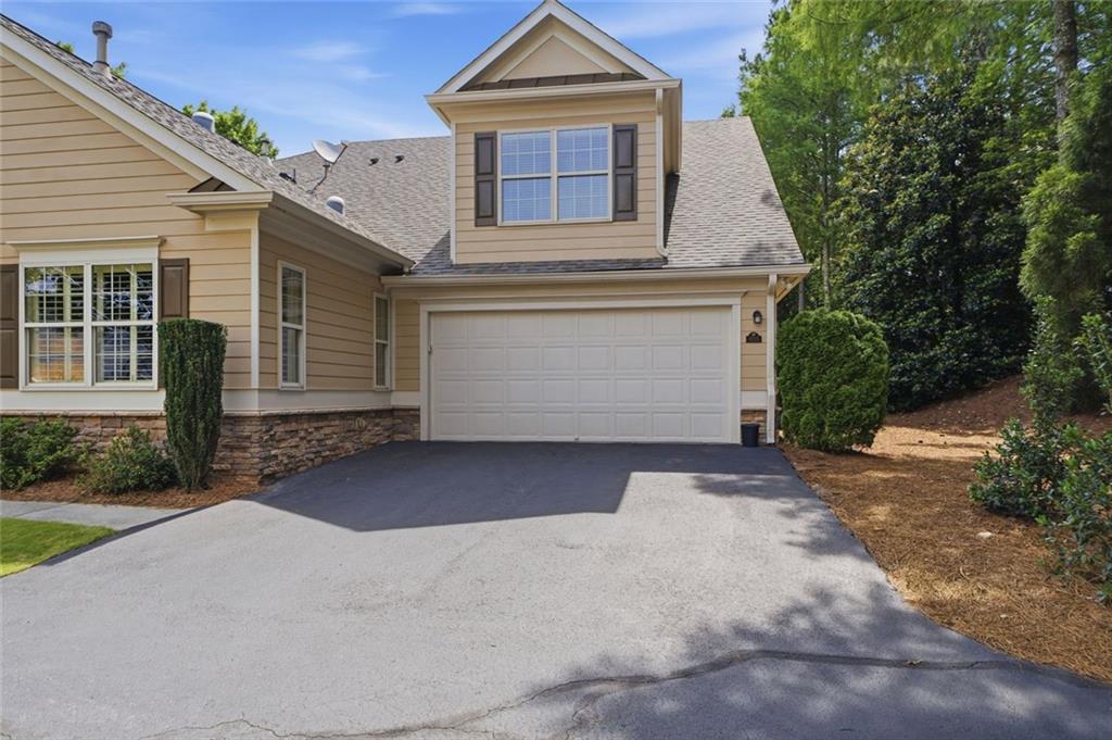 Welcome to this lovely home in the highly sought-after Orchards of Bra – image 31