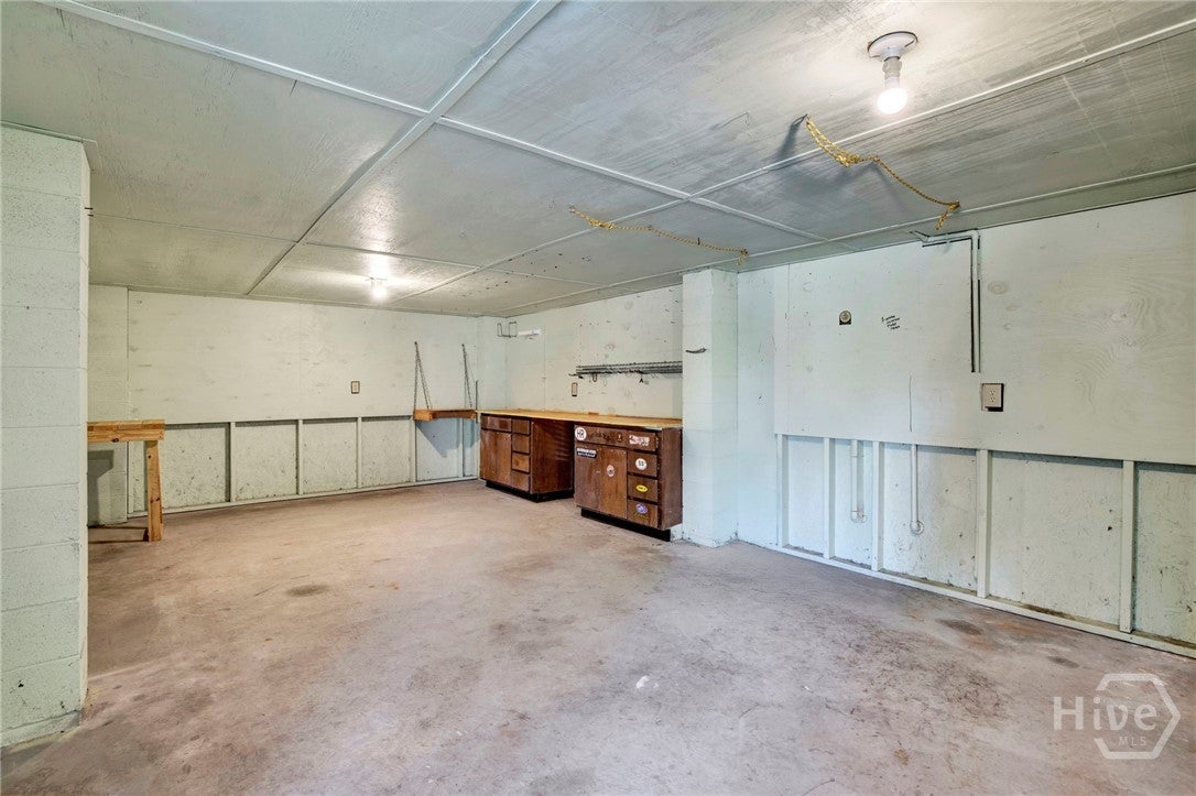 Located in the heart of Tybee Island, 407 7th Street offers the perfec – image 85