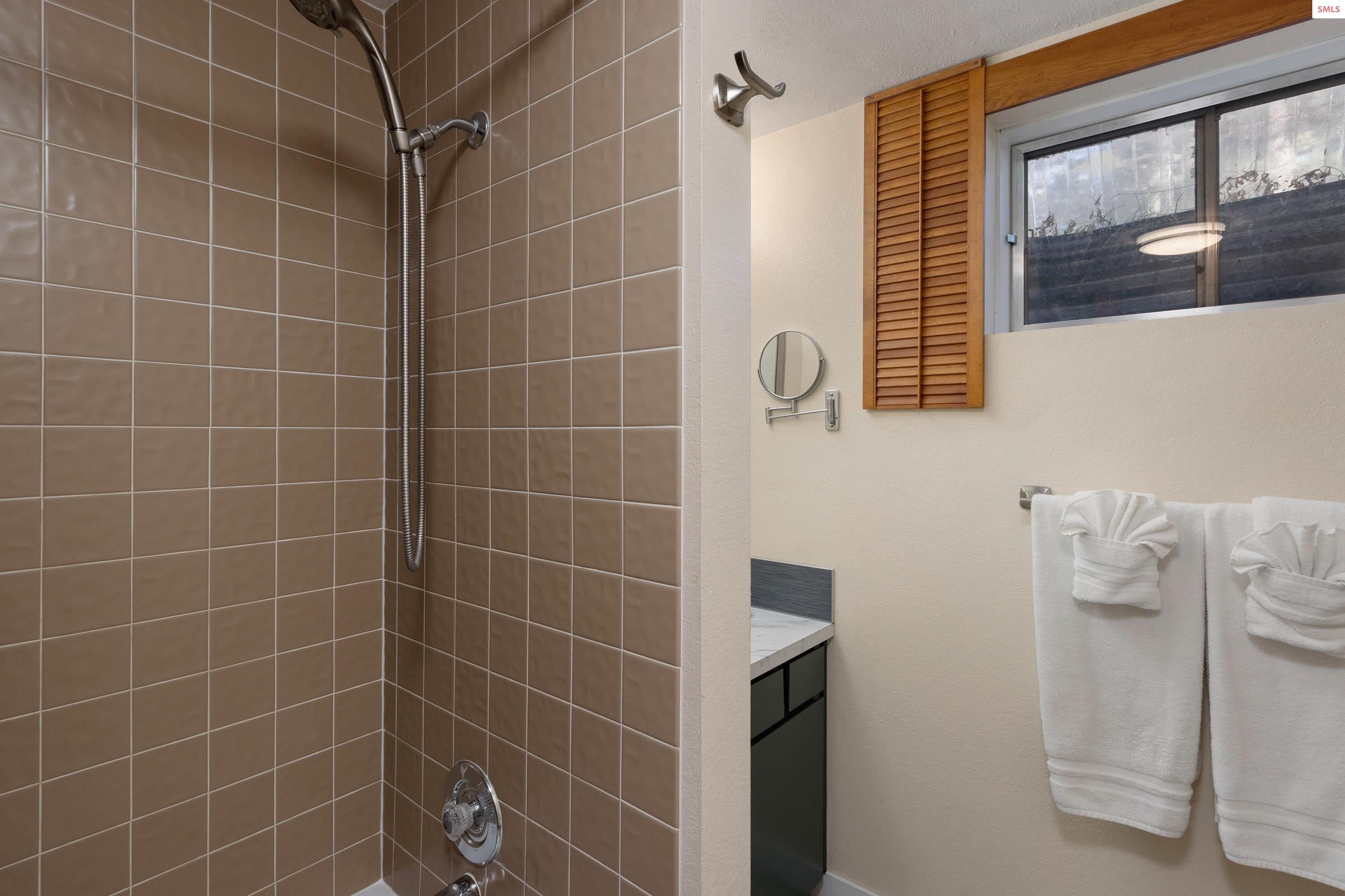 SELLER MOTIVATED! Wait no longer, now is the time to strike a deal! Li – image 35