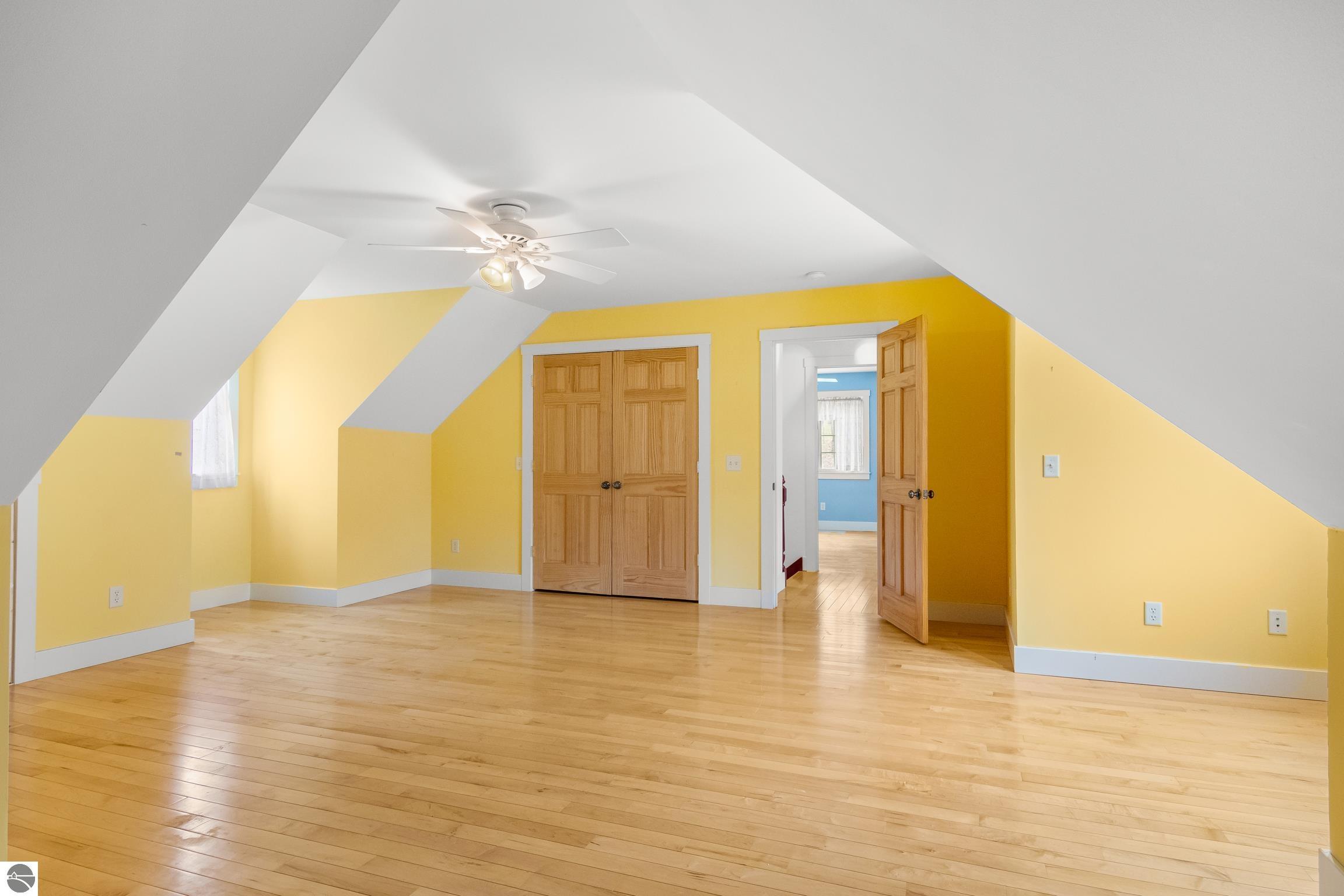 This 3-bedroom, 2.5-bath farmhouse offers a property designed for coun – image 34