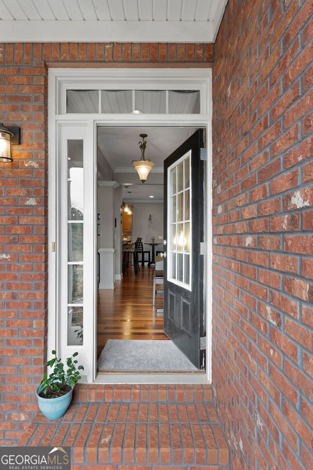 No HOA or restrictions! Full basement w/in-law suite! All Brick! Come – image 6