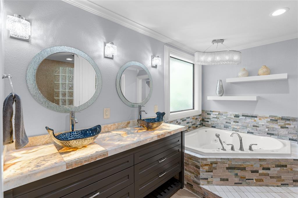 692 692 Private Road 5937, Emory, Texas, 75440, USA, 5 Bedrooms Bedrooms, ,6 BathroomsBathrooms,Residential,For Sale,692 Private Road 5937,9972a05f-a8b7-42f8-84d4-e29850