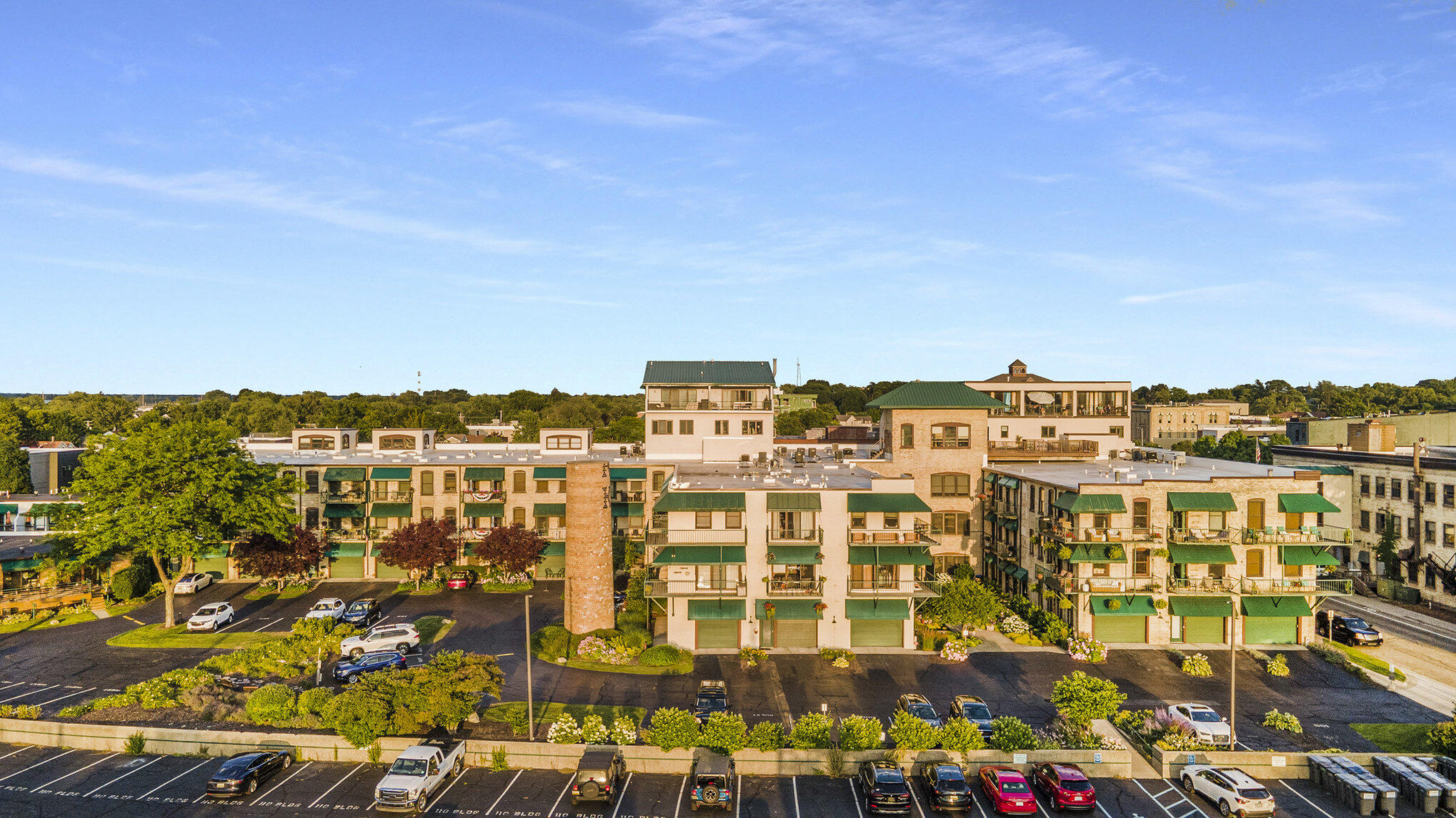 INVESTMENT OPPORTUNITY!! One of Grand Havens most prestigious properti – image 2