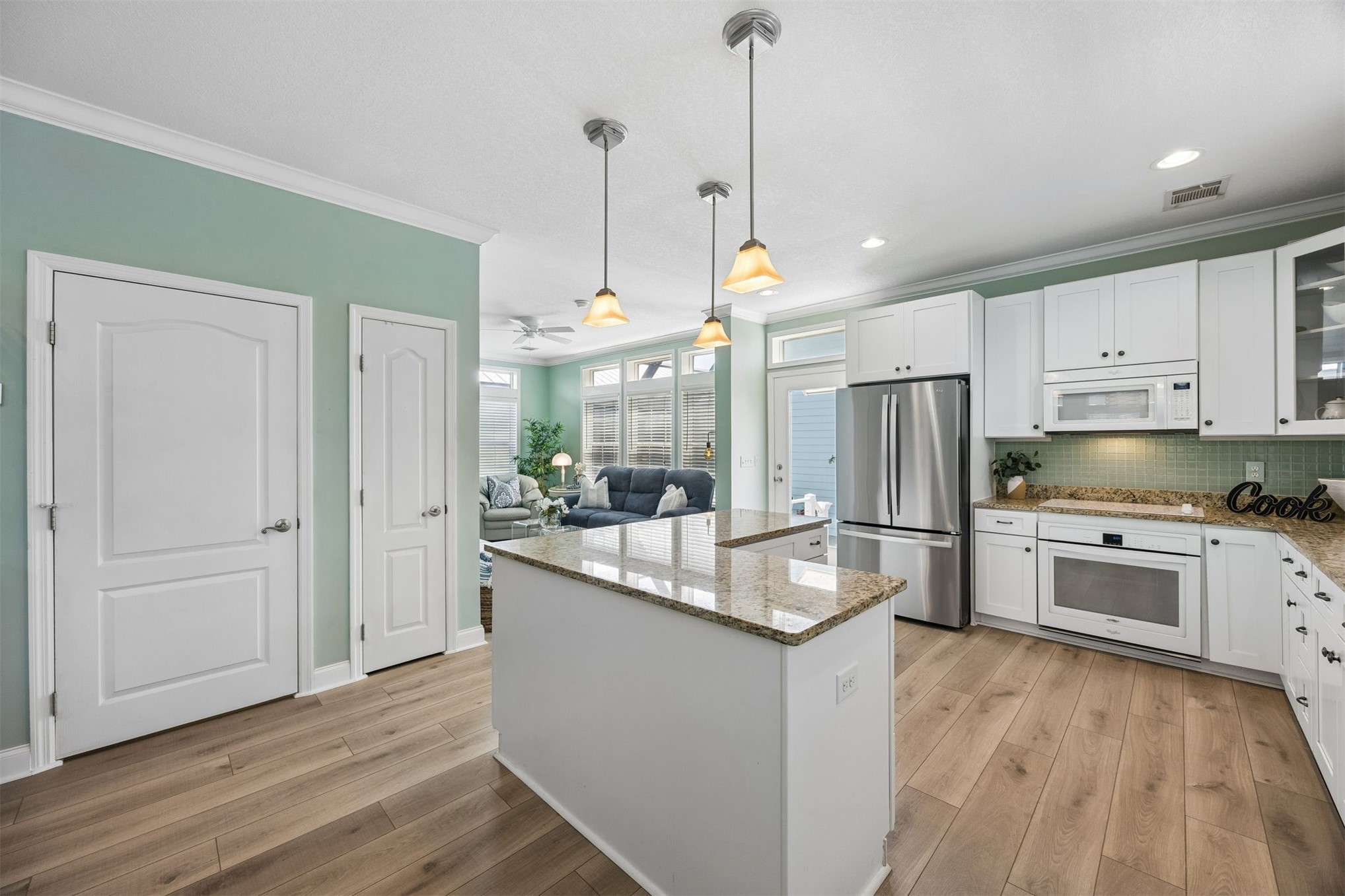 NATURE-FILLED, WALKABLE, AND UNLIKE ANYTHING ELSE ON AMELIA ISLAND, Am – image 21