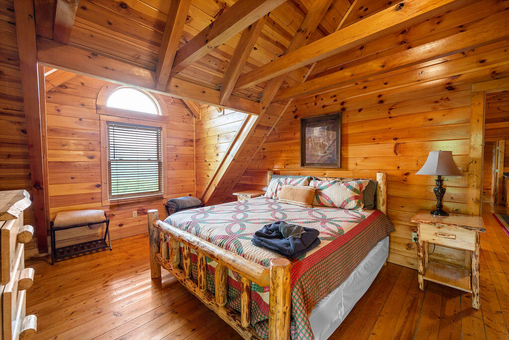 725 725 Big Bear Ridge Road, Gatlinburg, Tennessee, 37738, USA, 5 Bedrooms Bedrooms, ,6 BathroomsBathrooms,Residential,For Sale,725 Big Bear Ridge Road,308006