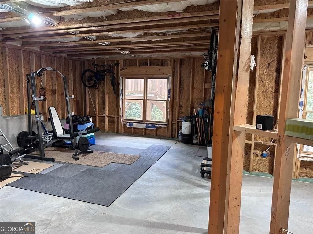 $5000 to BUYERS closing costs with acceptable offer! Beautiful east fa – image 30