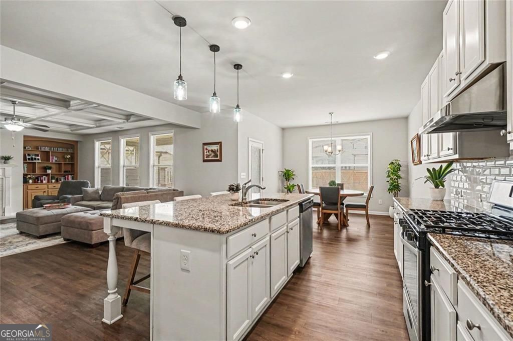 This 2,807 SF, 4-bedroom, 2.5-bath home is nestled in a vibrant commun – image 11