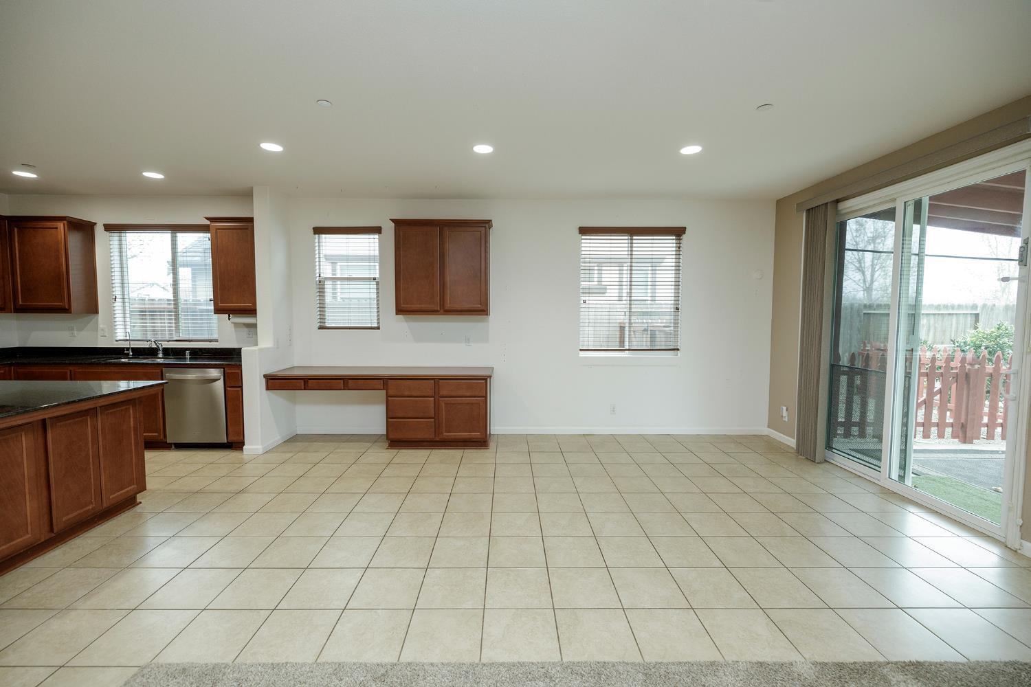 Located in a highly desirable neighborhood, this well-maintained home – image 14