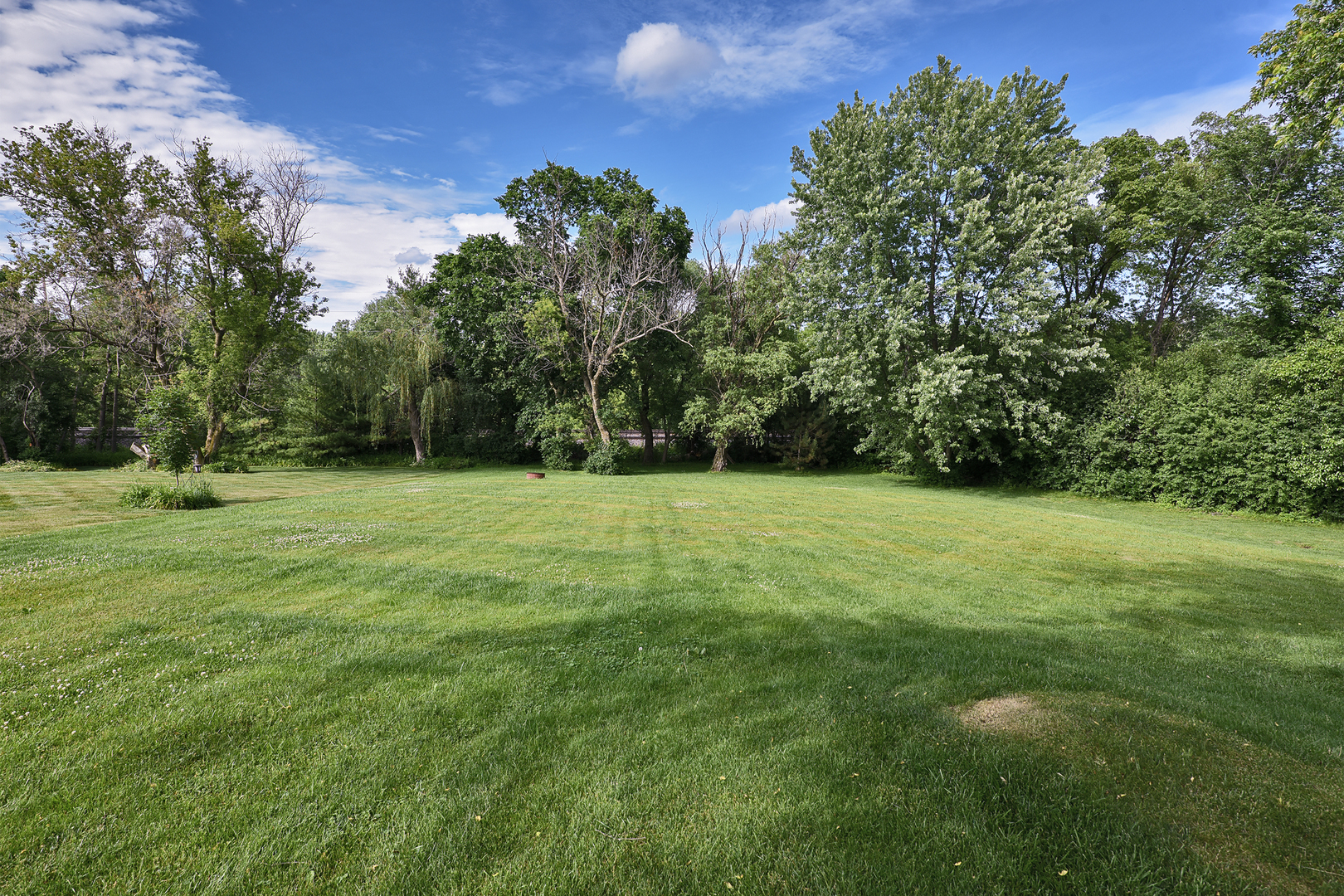 190 190 Betty Drive, Inverness, Illinois, 60010, USA, 5 Bedrooms Bedrooms, ,4 BathroomsBathrooms,Residential,For Sale,190 Betty Drive,12674631