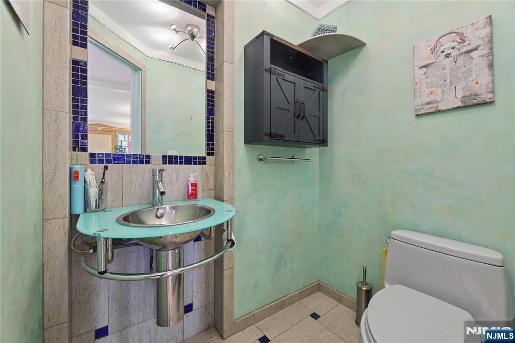 29-07 Fair Lawn Avenue, Fair Lawn, New Jersey, 07410, USA, 4 Bedrooms Bedrooms, ,4 BathroomsBathrooms,Residential,For Sale,29-07 Fair Lawn Avenue,26016016