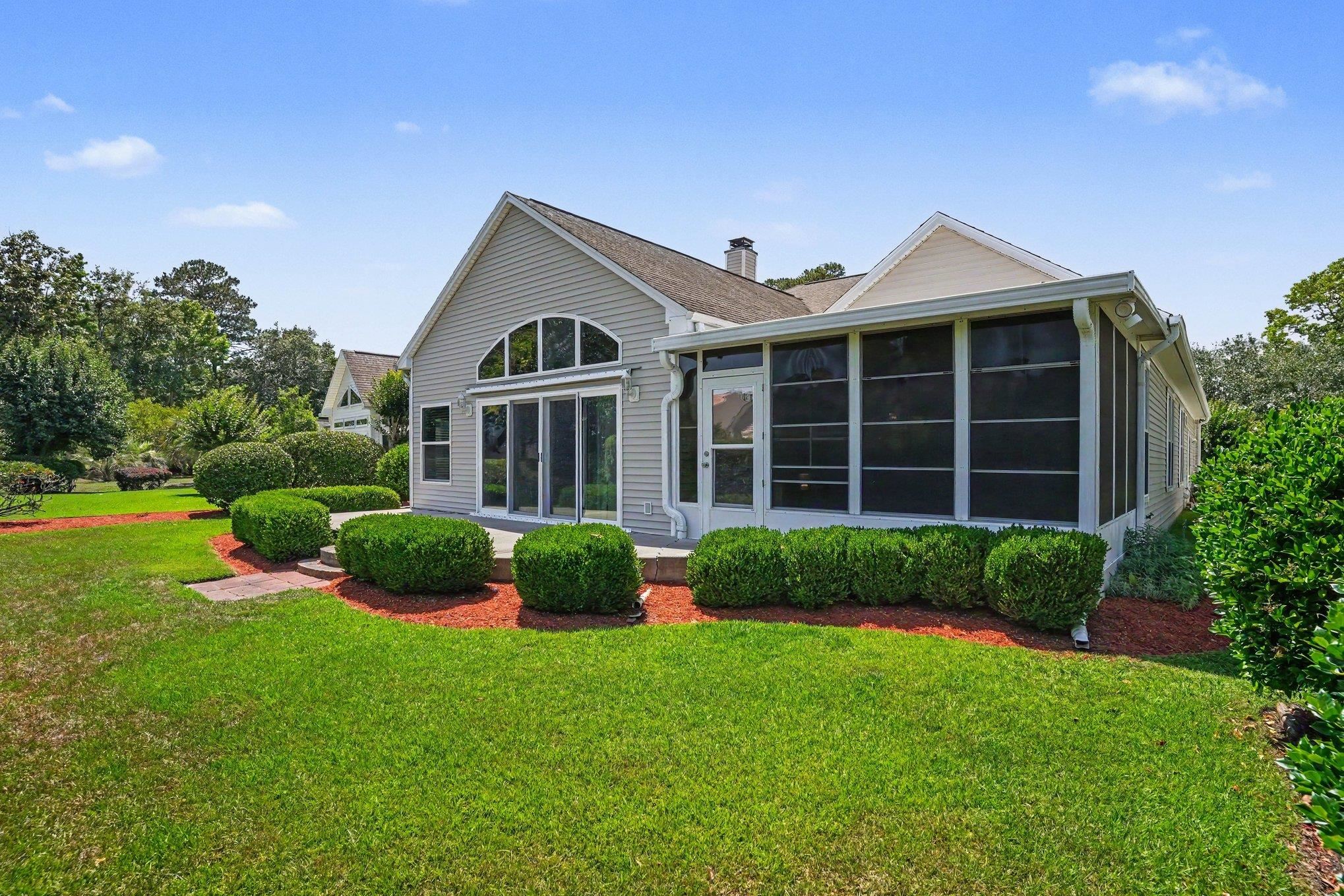Do not miss this gorgeous updated 3 bed 2 bath single level home locat – image 36