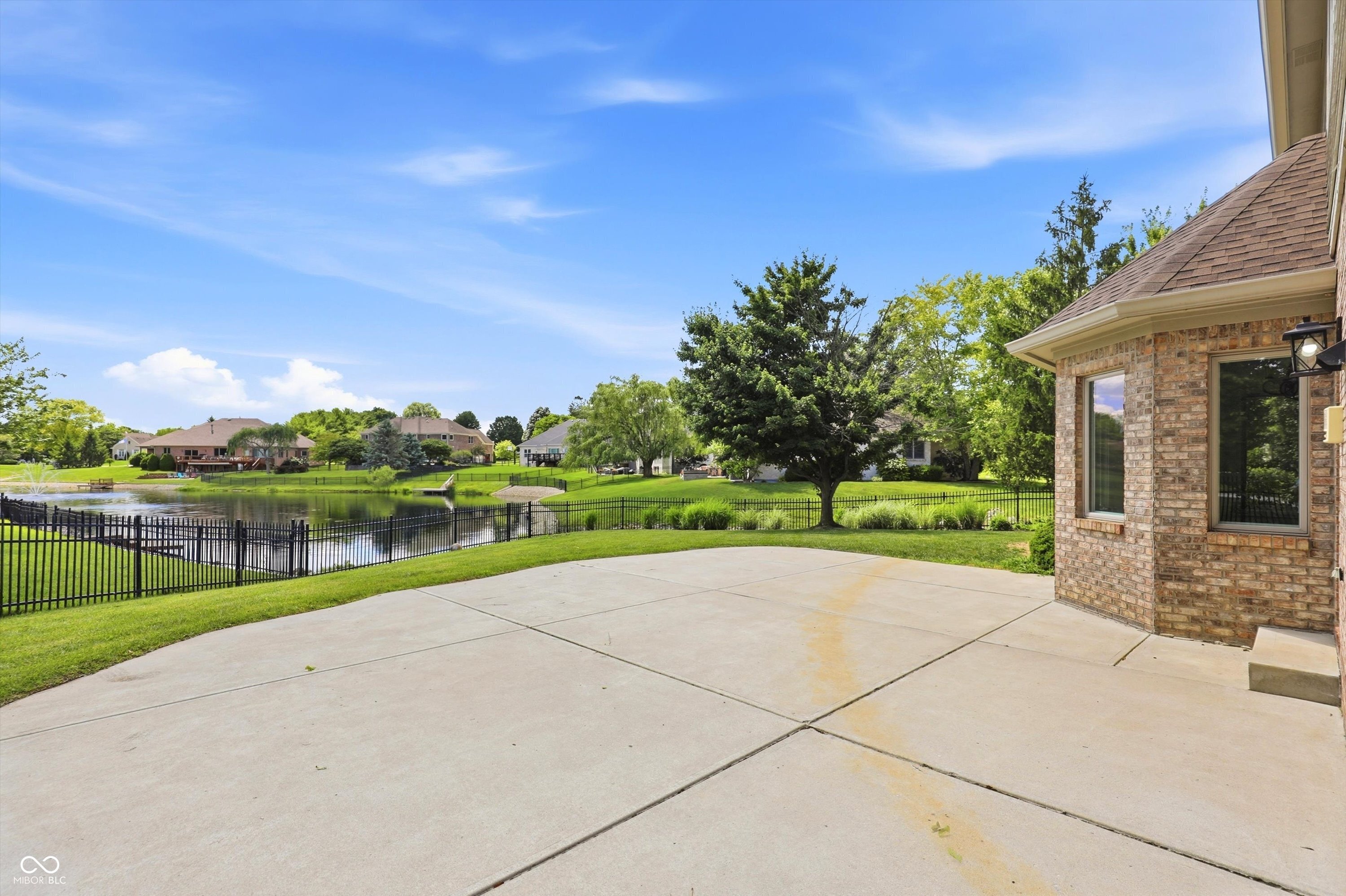 Welcome to this beautifully updated home in the highly sought-after Wa – image 91