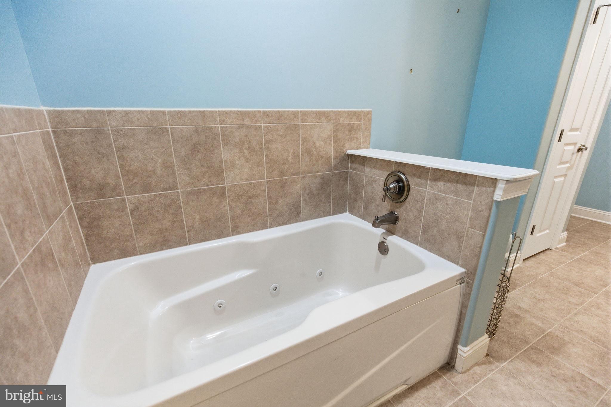 Enjoy effortless waterfront living in Southern Maryland from this prem – image 68