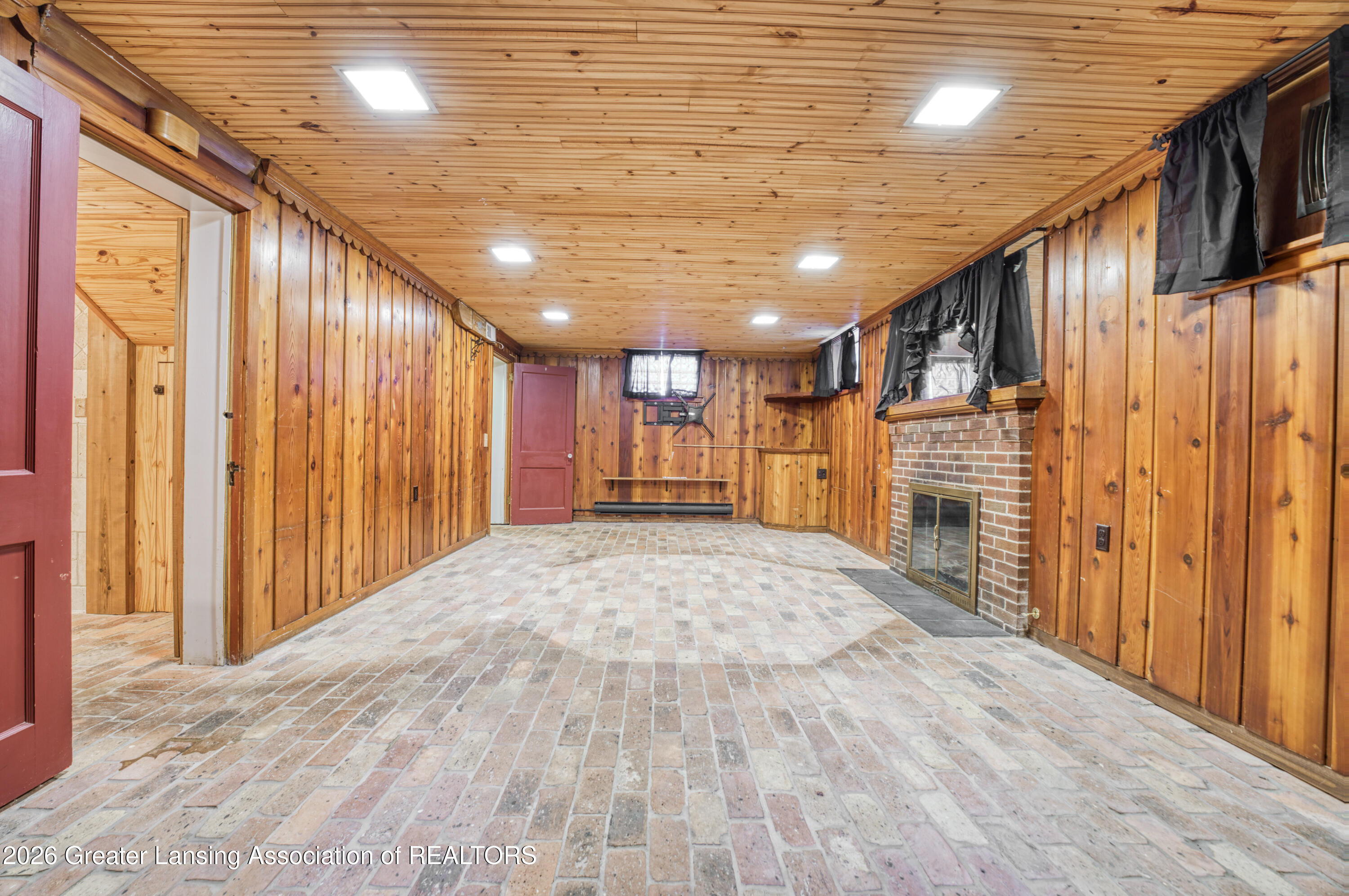 A rare opportunity to score a quintessential Glencairn gem! Gorgeous c – image 48