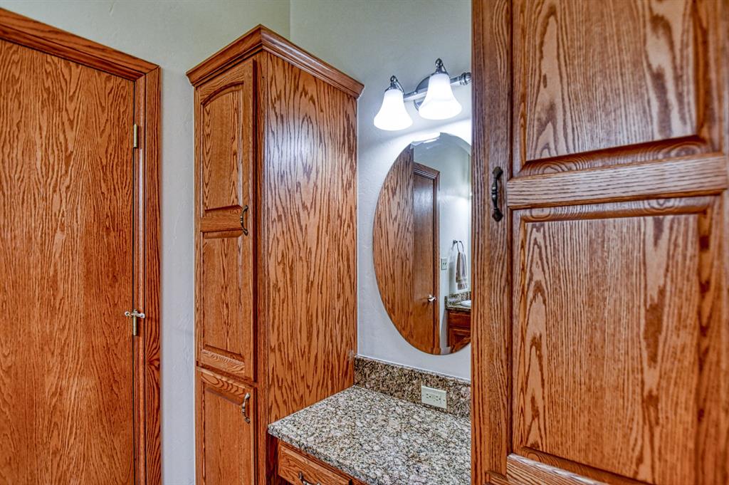 4001 4001 County Road 1520, Stratford, Oklahoma, 74872, USA, 4 Bedrooms Bedrooms, ,3 BathroomsBathrooms,Residential,For Sale,4001 County Road 1520,1235461