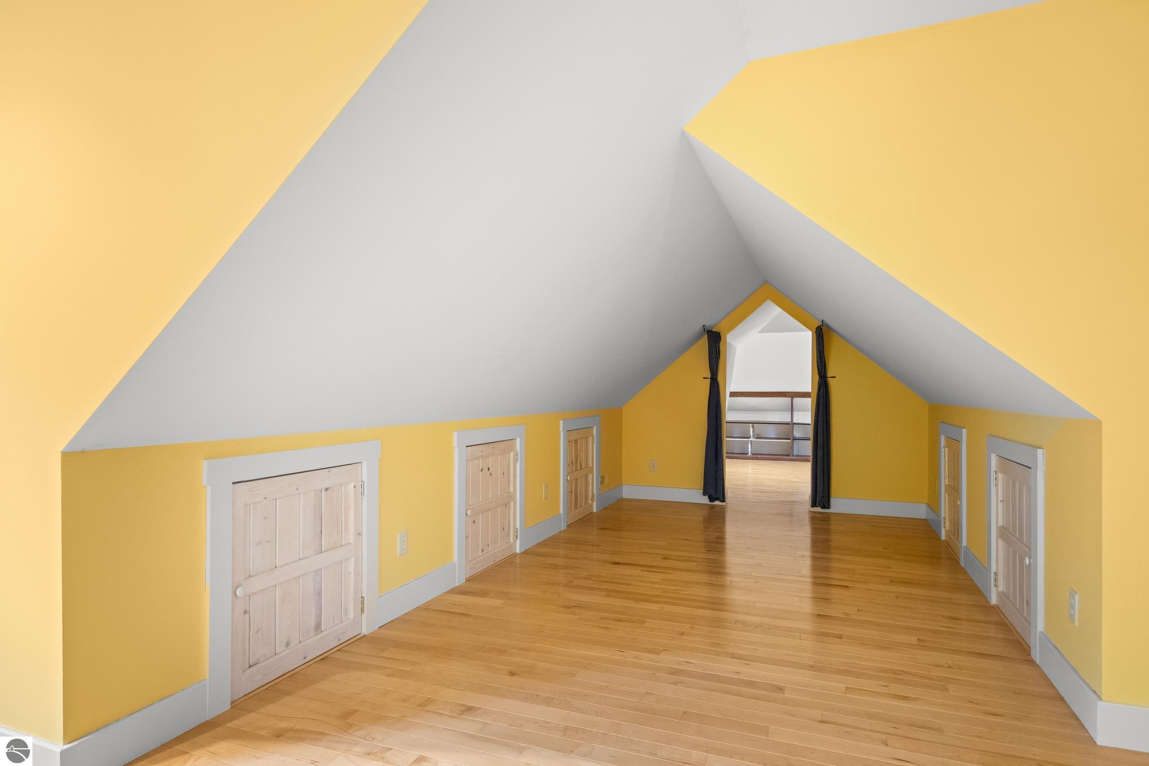 This 3-bedroom, 2.5-bath farmhouse offers a property designed for coun – image 35