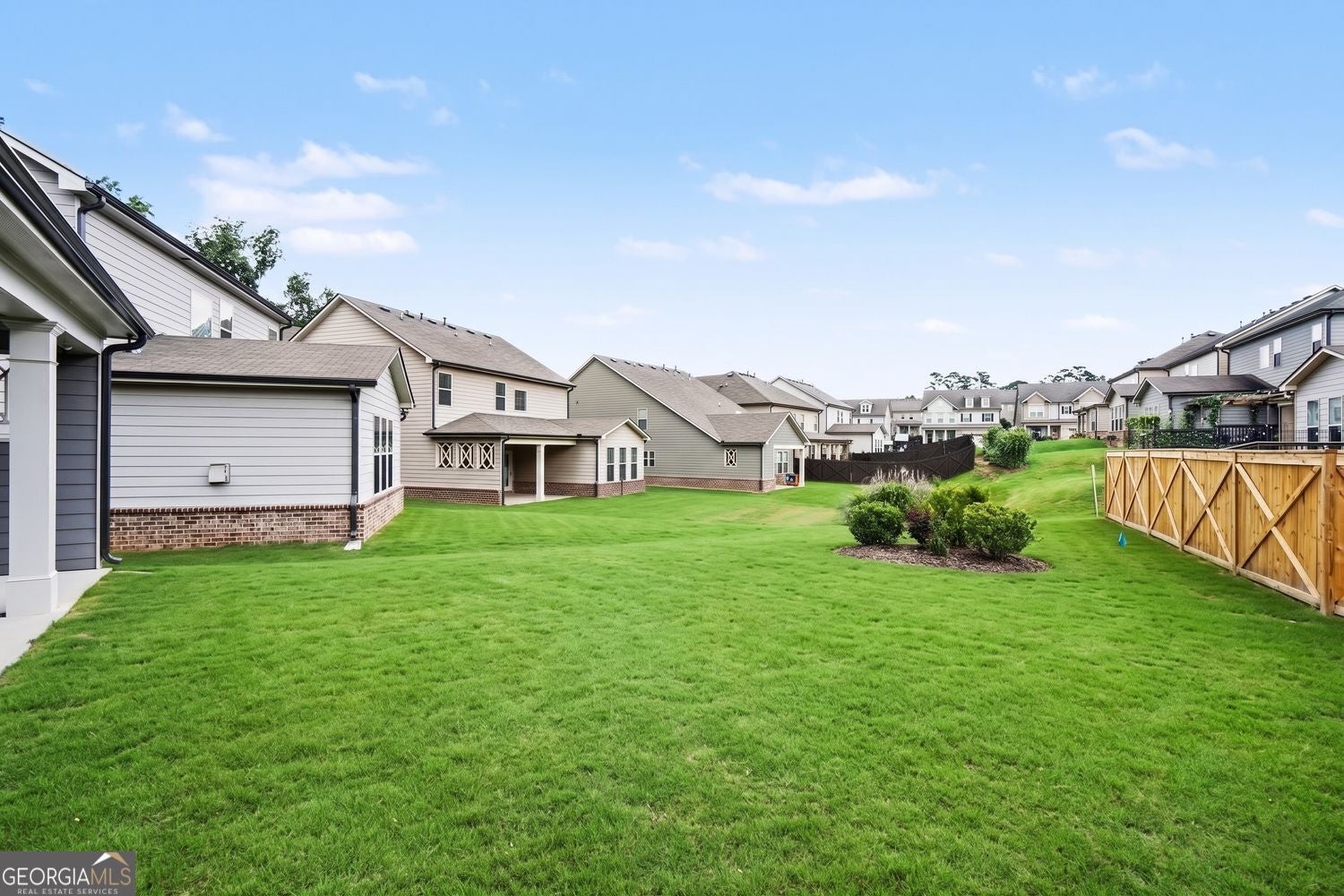 This 2,807 SF, 4-bedroom, 2.5-bath home is nestled in a vibrant commun – image 30