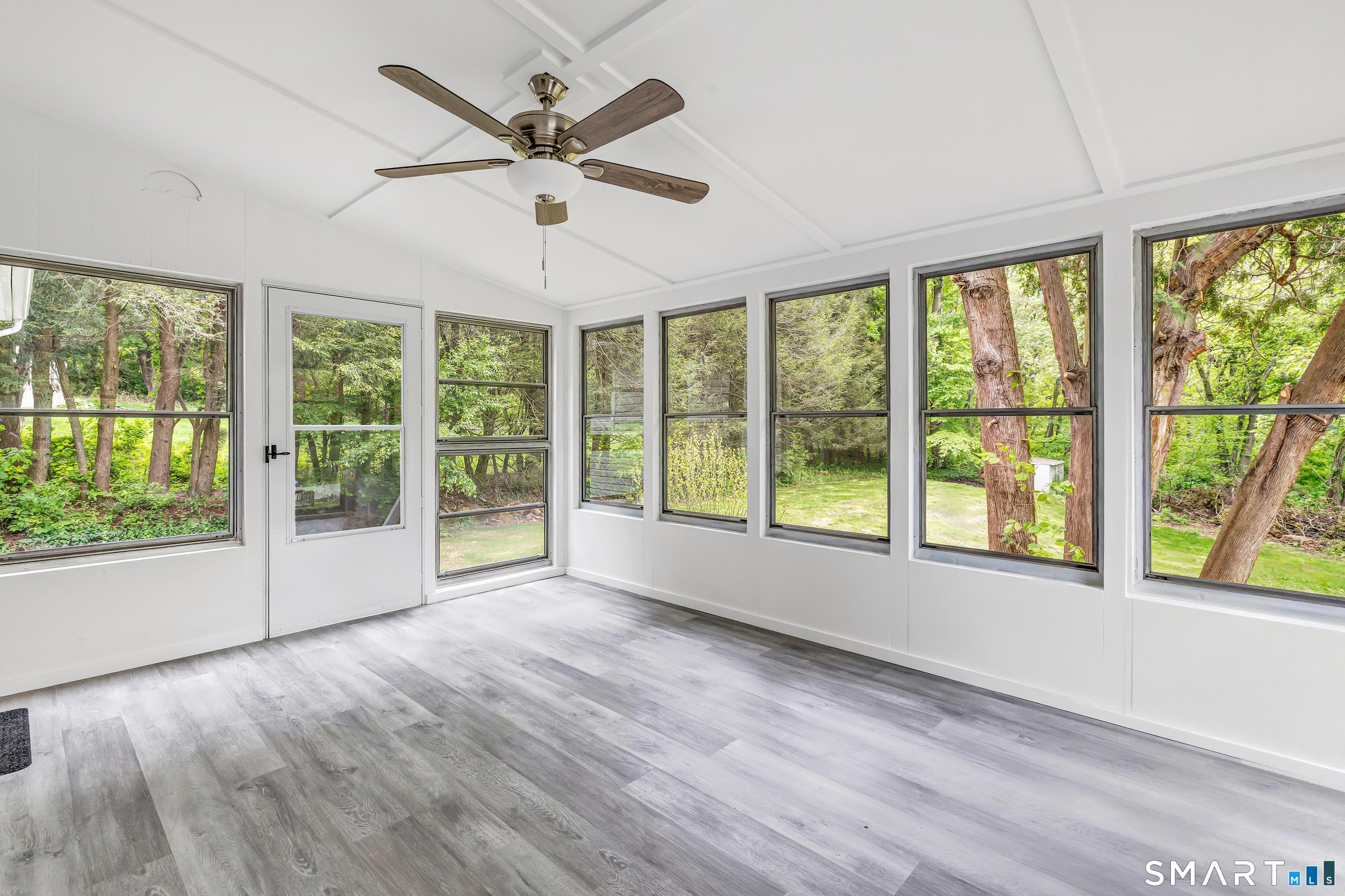Welcome to 7 Longview Road, located in the desirable Sandy Hook sectio – image 28