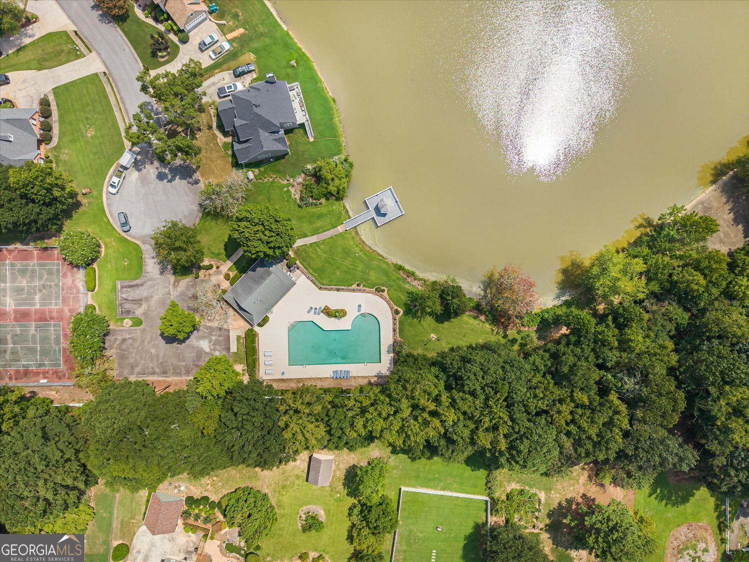 Fully finished basement with refined lakefront living in this beautifu – image 25