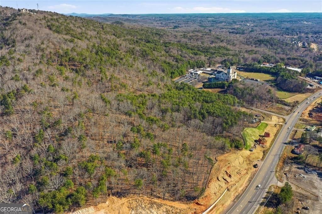 A mountain retreat in the heart of Forsyth. This extraordinary 6+ acre – image 10