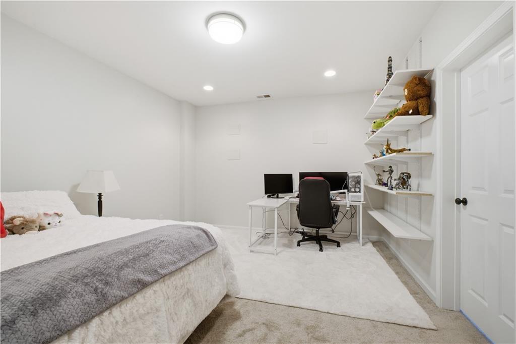 Tucked away in the quiet and welcoming 24-unit community of Brandly Ha – image 21