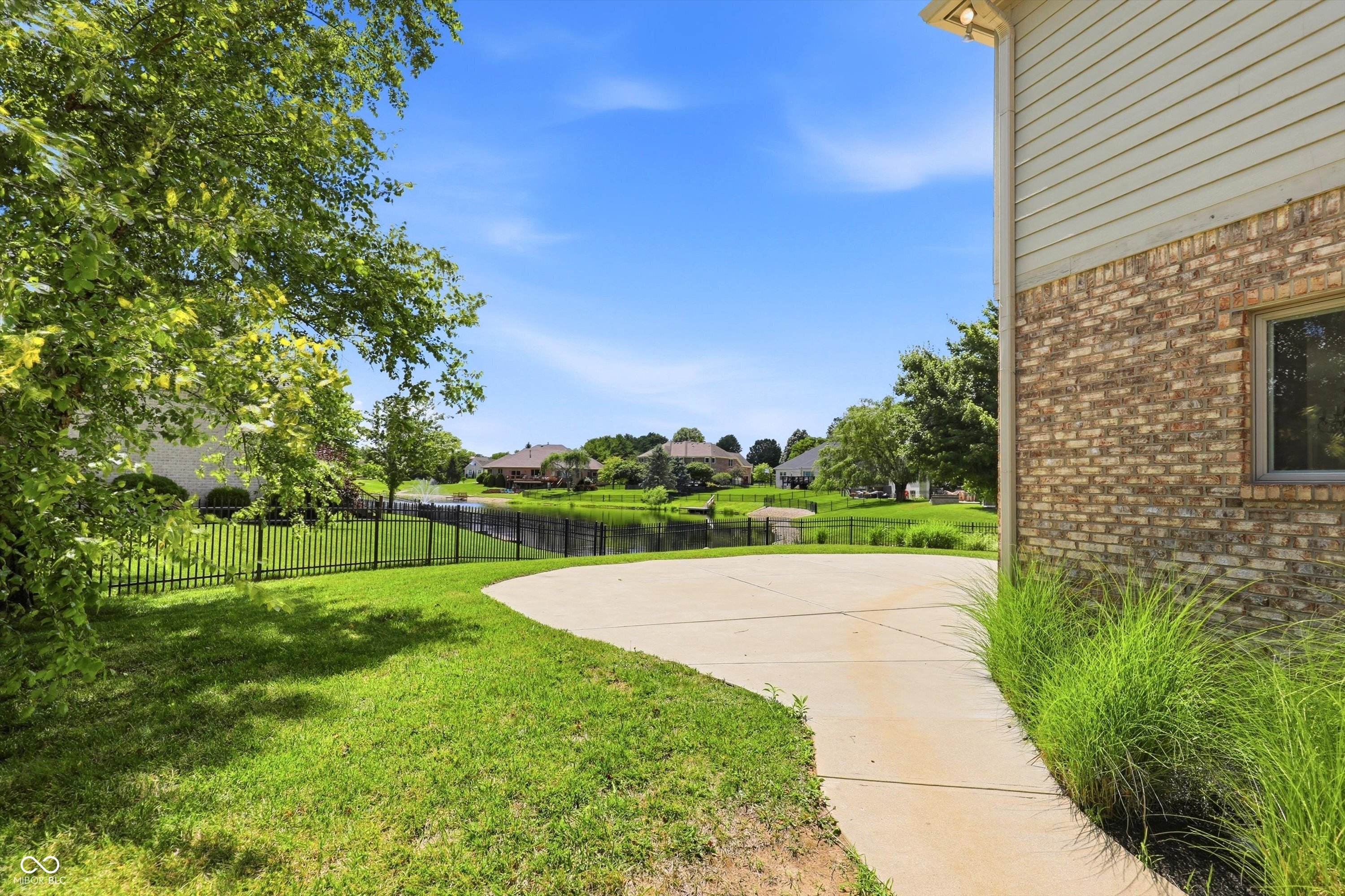 Welcome to this beautifully updated home in the highly sought-after Wa – image 85