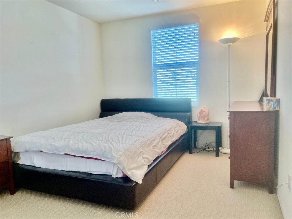 Beautiful 4 bedroom, 2.5 bath home located in the desirable Canterbury – image 18