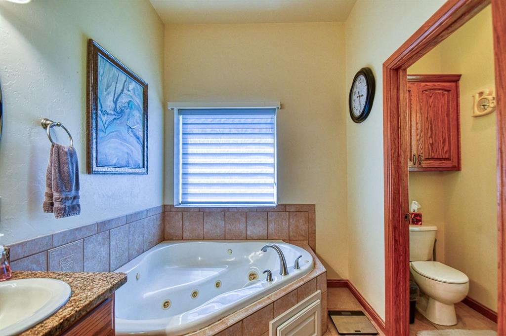 4001 4001 County Road 1520, Stratford, Oklahoma, 74872, USA, 4 Bedrooms Bedrooms, ,3 BathroomsBathrooms,Residential,For Sale,4001 County Road 1520,1235461