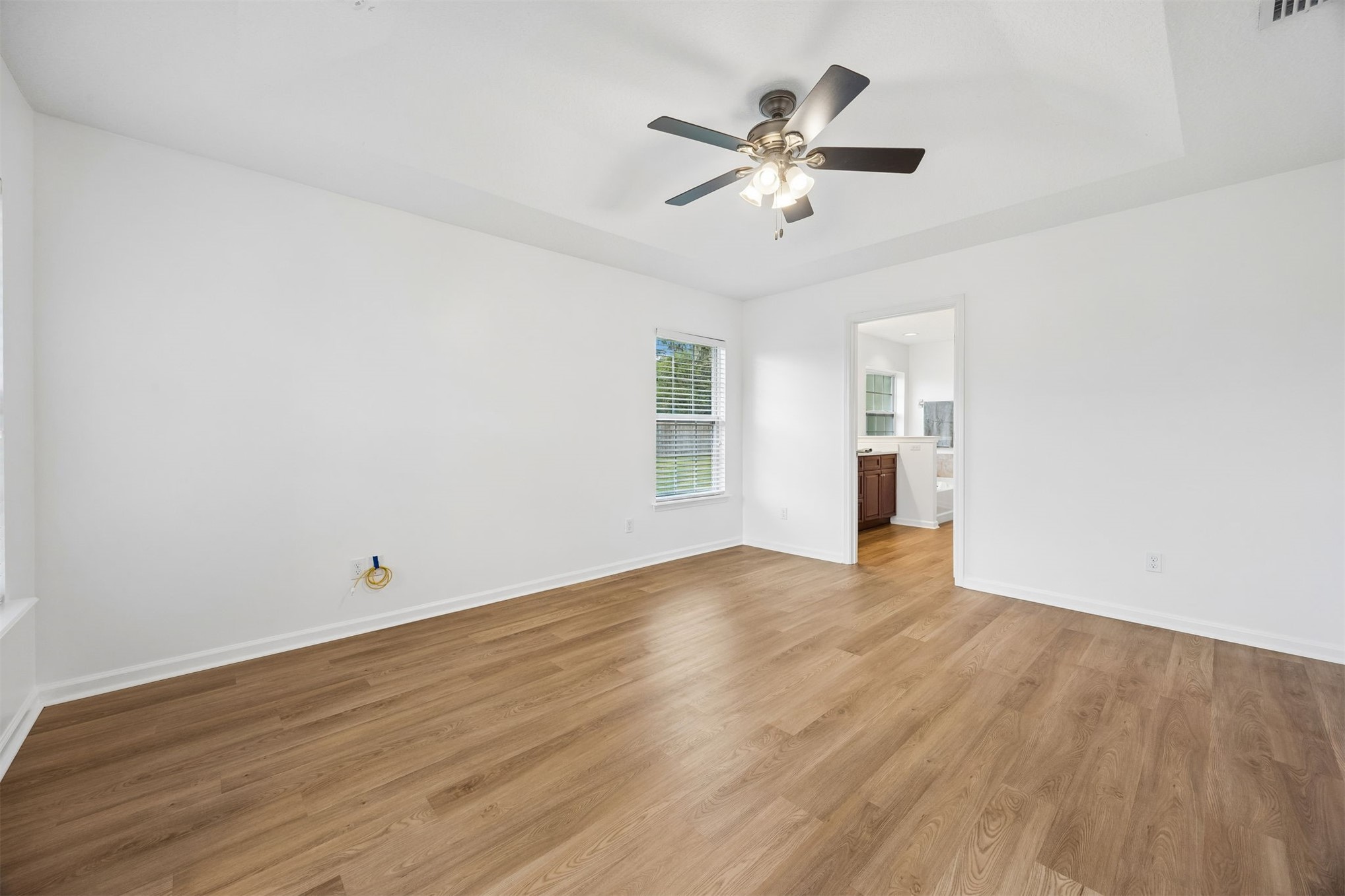 Tired of choosing between a backyard and a commute? At 54079 Amblerwoo – image 32