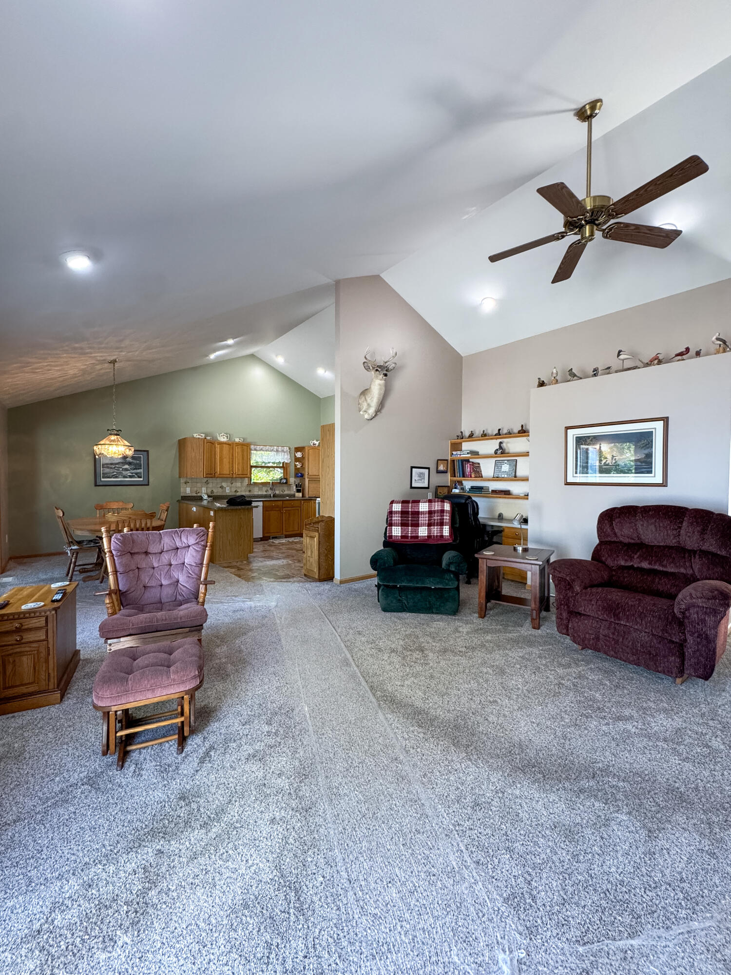 This one-owner ranch home on Lake Huron offers a perfect blend of comf – image 3