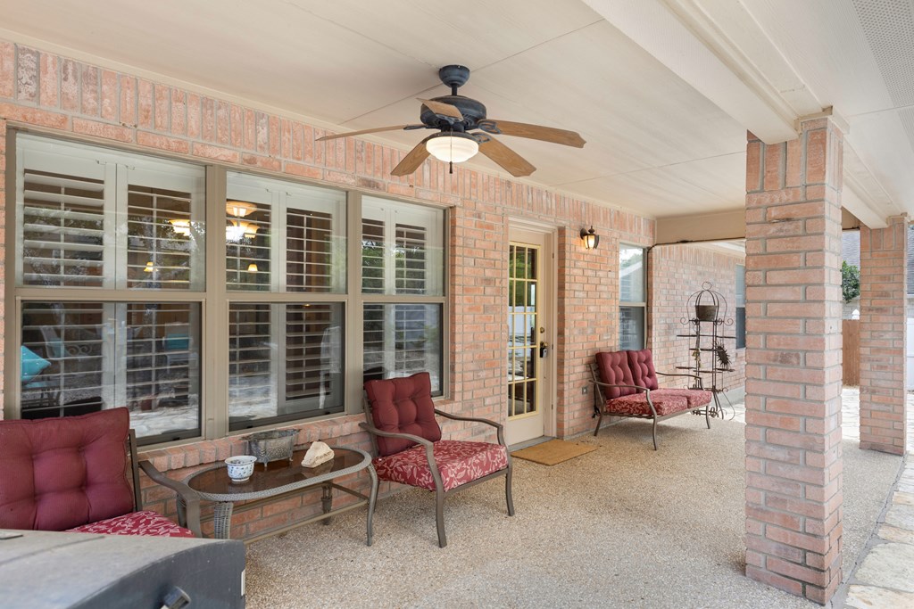 This is the Colorado floor plan. One of the largest homes in HHC. Heri – image 38
