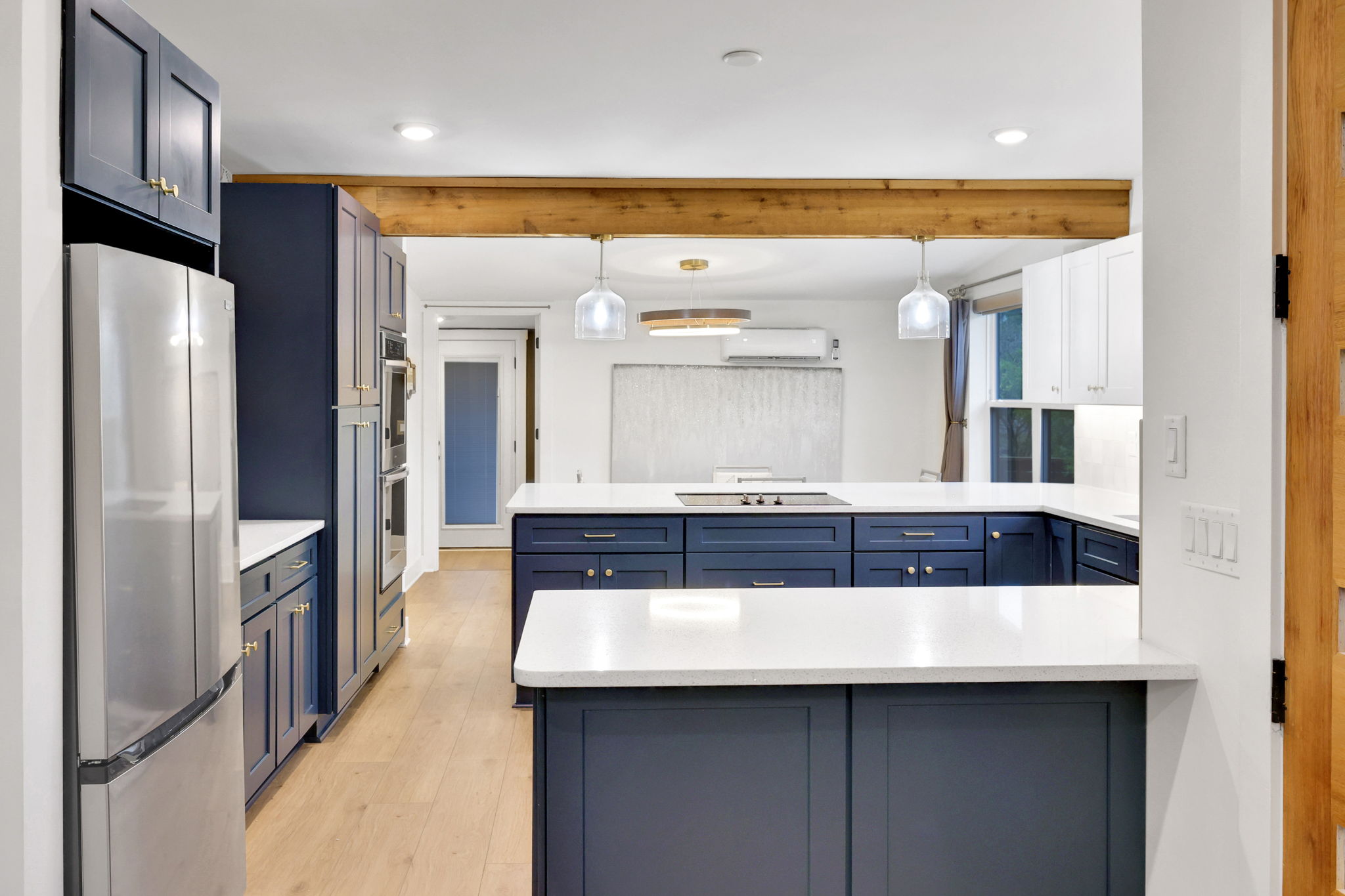Experience the ultimate coastal lifestyle in this stunning Jacksonvill – image 11