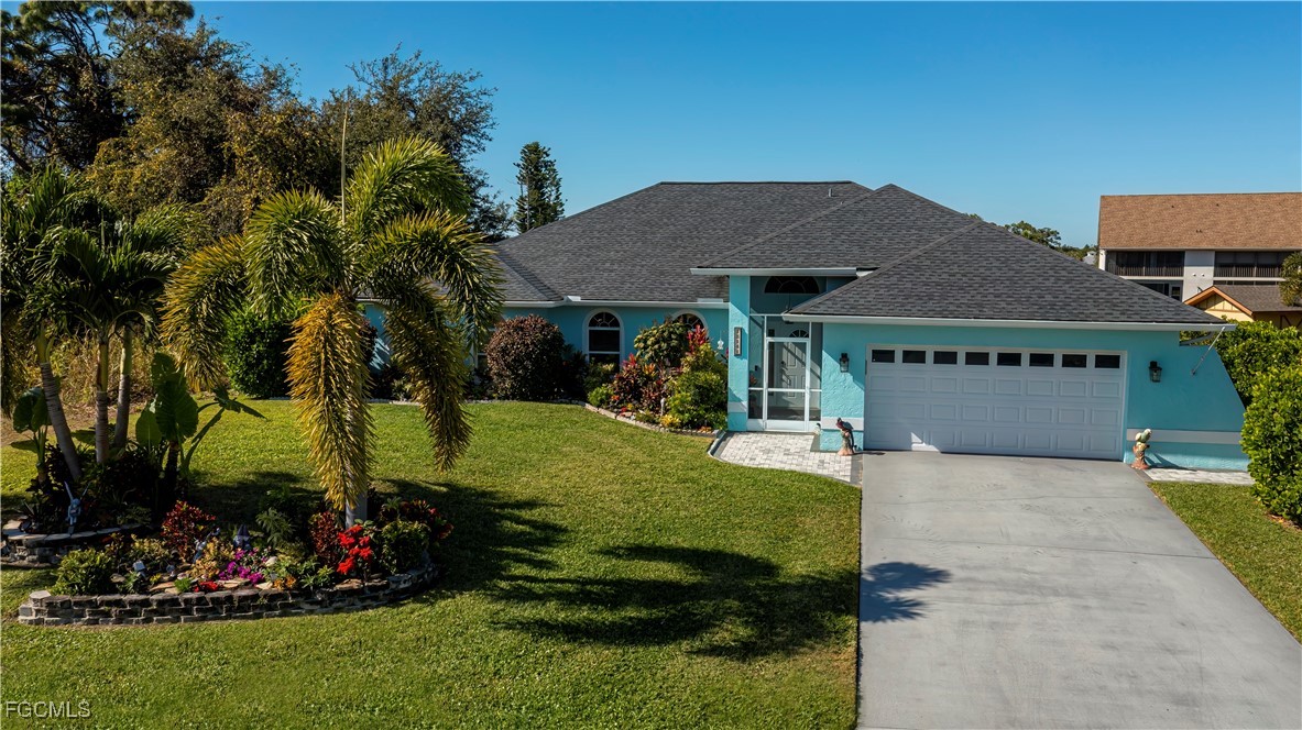Welcome to your future GULF ACCESS HIDDEN GEM OF A home in the charmin – image 4