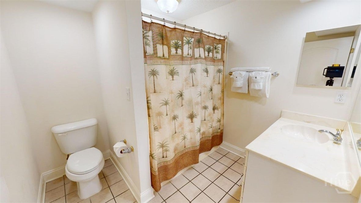 OCEAN FRONT condo - 3rd Floor - What an amazing view. Located on the t – image 15