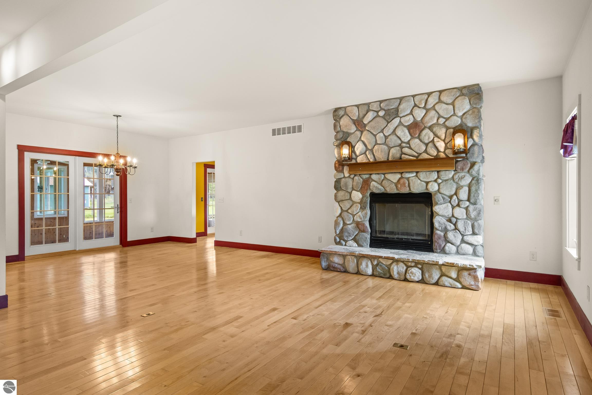 This 3-bedroom, 2.5-bath farmhouse offers a property designed for coun – image 20