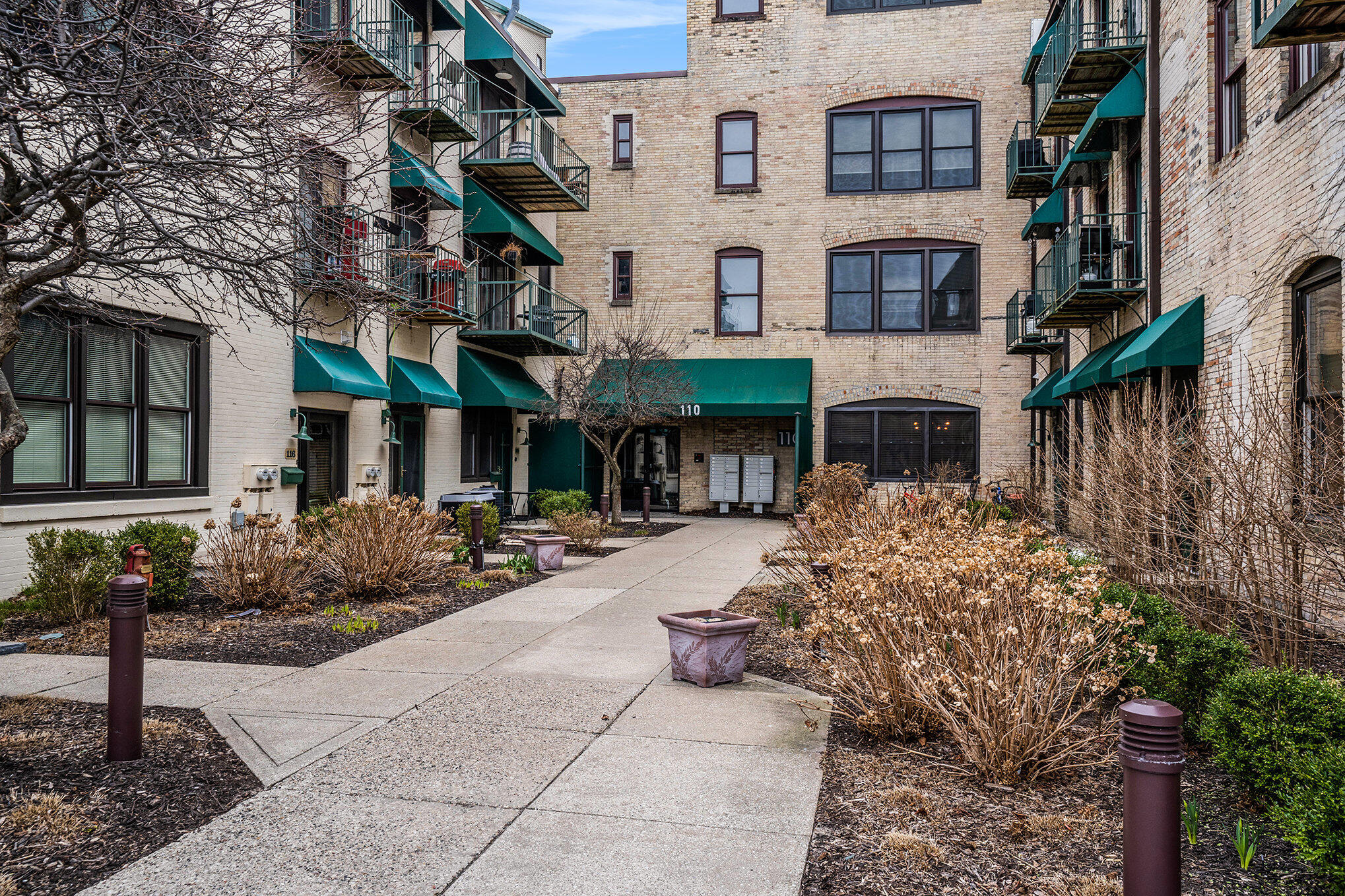 INVESTMENT OPPORTUNITY!! One of Grand Havens most prestigious properti – image 9