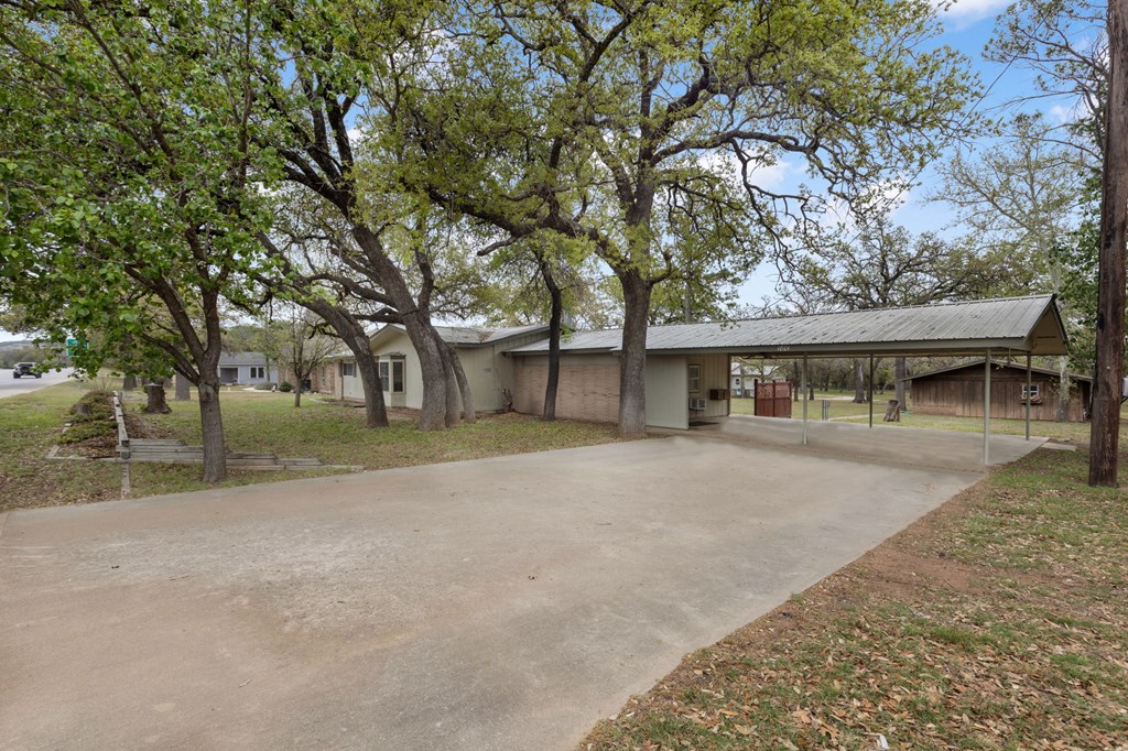 1801 1801 N Llano St, Fredericksburg, Texas, 78624, USA, 3 Bedrooms Bedrooms, ,2 BathroomsBathrooms,Residential,For Sale,1801 N Llano St,104229