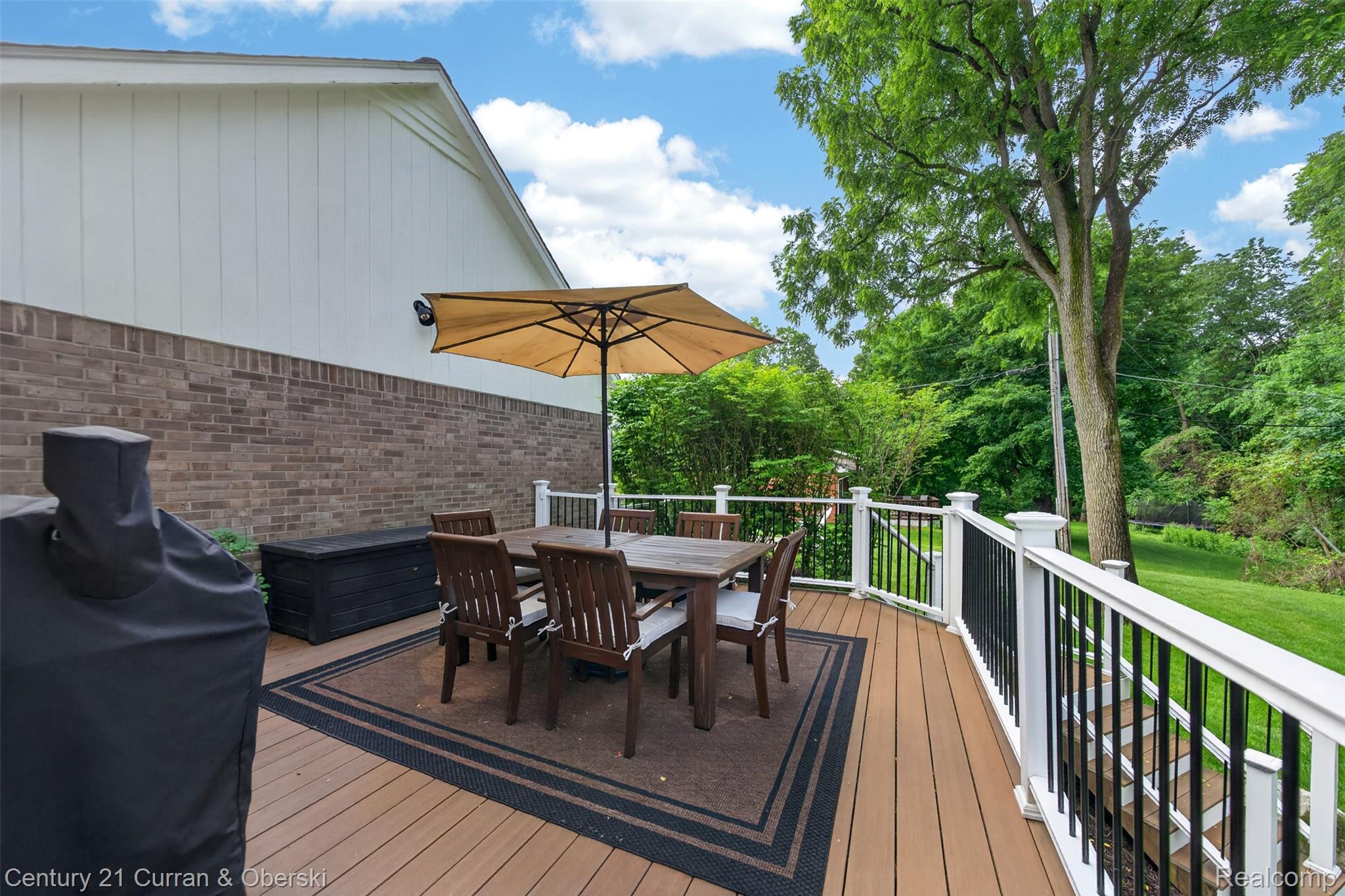 Welcome to 30999 Sudbury Street in Farmington Hills. This beautifully – image 57