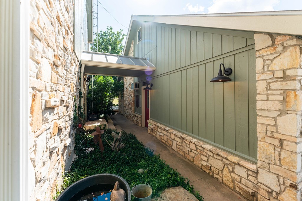 Unrestricted 3-acre property designed with homesteading & self-suffici – image 73